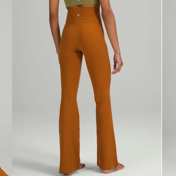 Lululemon Groove Super-High-Rise Flared Pant Nulu
Butternut Brown size 12 - Picture 6 of 13